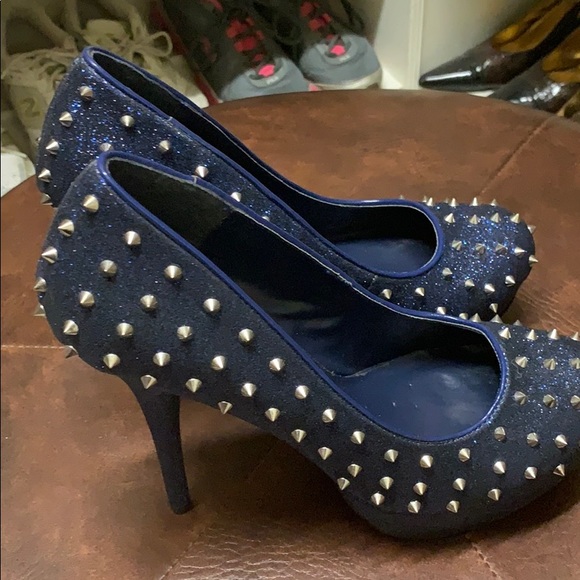 Speed Limit 98 Navy Spike Heels - Picture 2 of 3